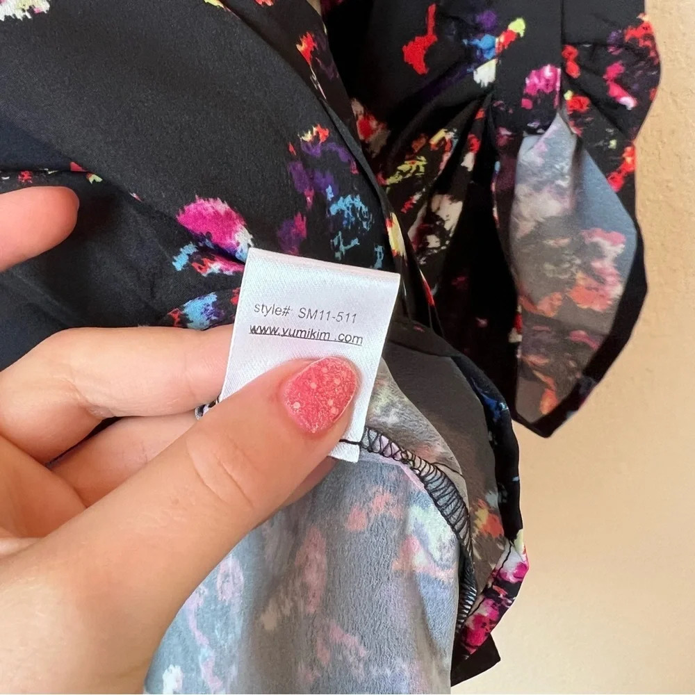 Yumi Kim Tops Yumi Kim Lizzie Blouse Butterfly Effect Floral Print - Picture 5 of 6